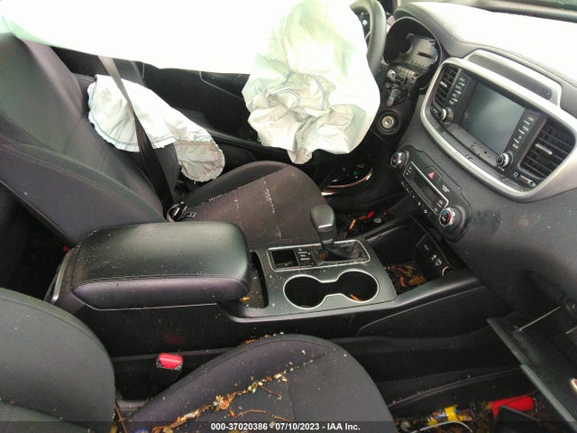 2019 KIA SORENTO LX V6 VIN: 5XYPGDA53KG449925