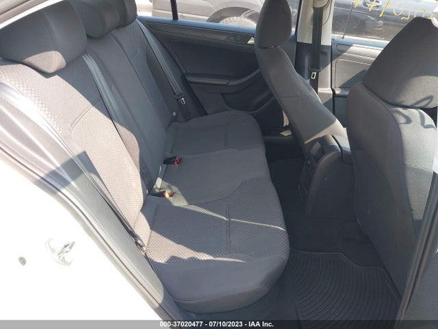 3VW2K7AJ7EM384606 Volkswagen Jetta Sedan S