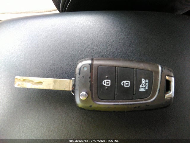 2021 HYUNDAI VENUE SEL VIN: KMHRC8A37MU098329