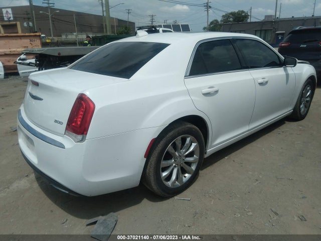 2C3CCARG2HH616546 Chrysler 300 Limited