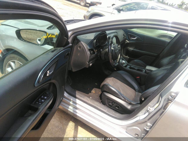 1C3CCCBG3FN522332 Chrysler 200 S