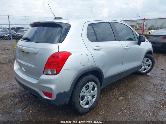Chevrolet TRAX LS 2018 3GNCJKSB1JL272931 Image 4