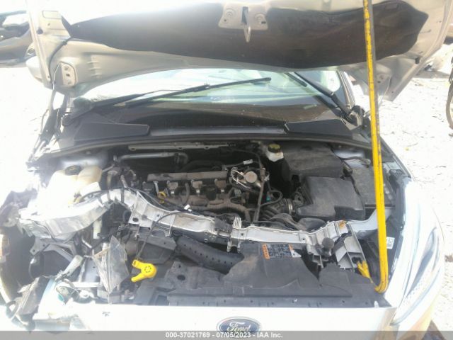 1FADP3F24JL218360 Ford FOCUS SE