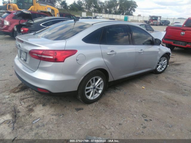 1FADP3F24JL218360 Ford FOCUS SE