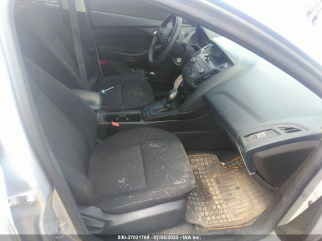 1FADP3F24JL218360 Ford FOCUS SE