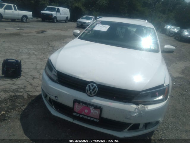 3VWD17AJ9EM365650 Volkswagen Jetta Sedan Se