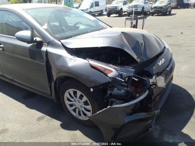 3KPF24AD9PE568813 KIA FORTE LX