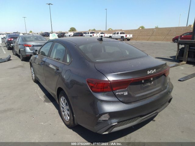 3KPF24AD9PE568813 KIA FORTE LX