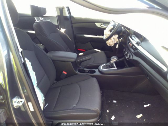 3KPF24AD9PE568813 KIA FORTE LX