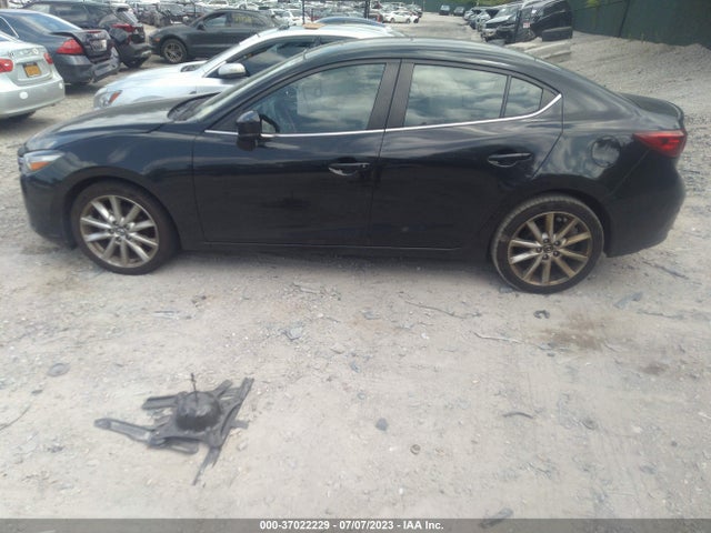 2017 MAZDA MAZDA3 4-DOOR VIN: 3MZBN1V75HM121022