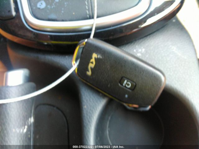 KNDERCAA2R7481555 KIA SELTOS EX