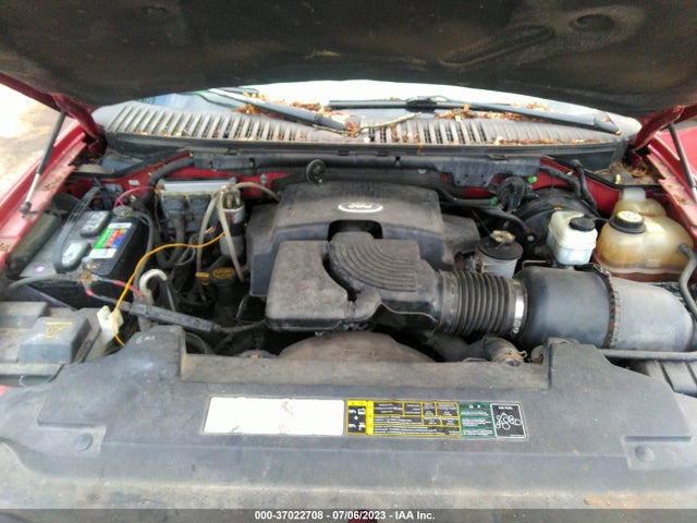 2004 FORD EXPEDITION SPECIAL SERVICE/XLT VIN: 1FMPU16L24LA08420