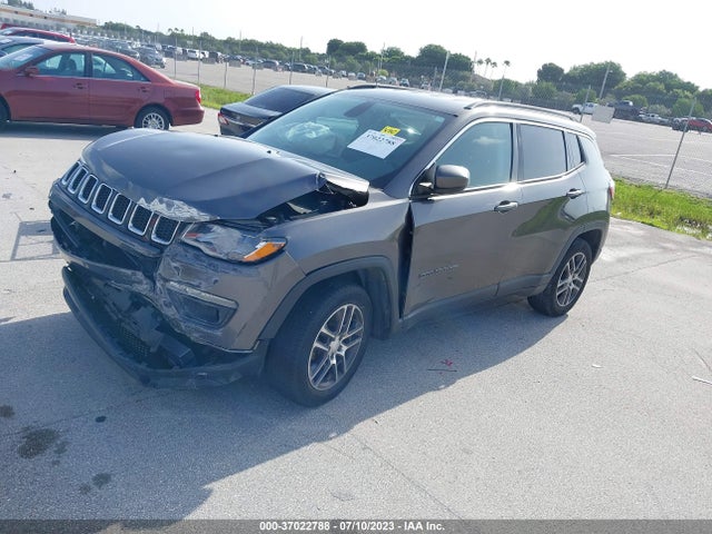 3C4NJCBB7JT136777 Jeep Compass Latitude