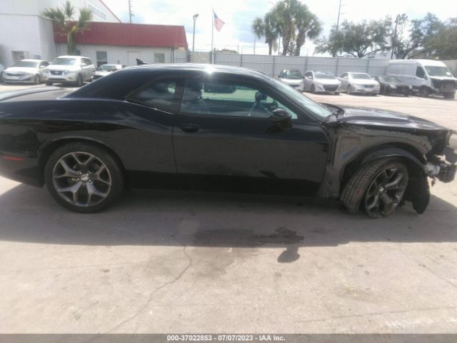 2C3CDZAT4FH861477 Dodge Challenger R/t