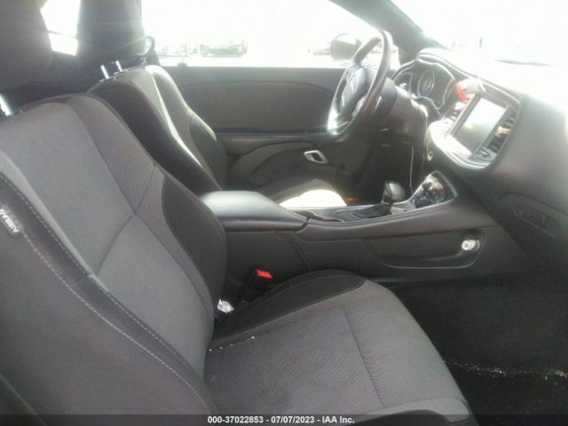 2C3CDZAT4FH861477 Dodge Challenger R/t