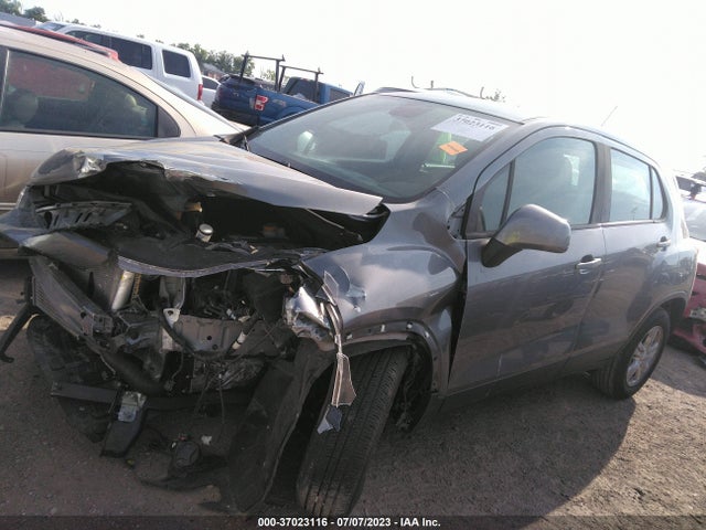 Chevrolet TRAX LS 2020 3GNCJKSB2LL261441 Image 2