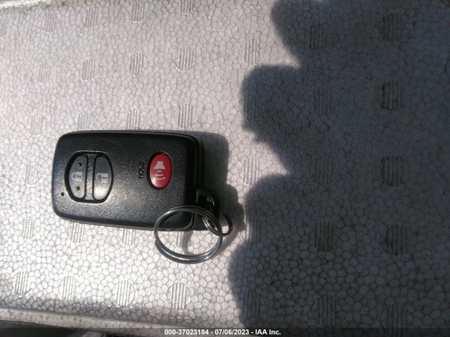 Toyota Prius V Two/three/five 2014 JTDZN3EU9E3315956 Image 3