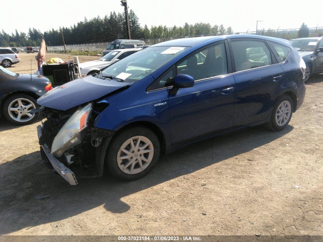 Toyota Prius V Two/three/five 2014 JTDZN3EU9E3315956 Image 2