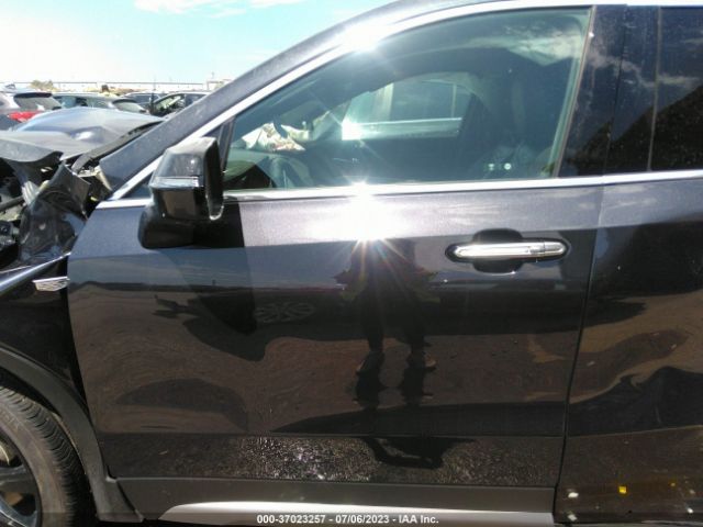 1GYFZCR40NF118233 Cadillac Xt4 Fwd Premium Luxury