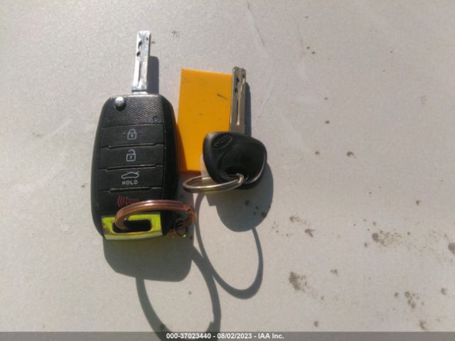 KNADM4A33E6370141 KIA RIO LX