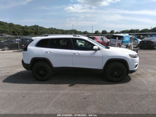 1C4PJLCB3KD357453 Jeep Cherokee Latitude