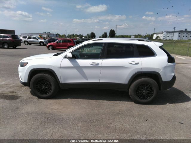 1C4PJLCB3KD357453 Jeep Cherokee Latitude