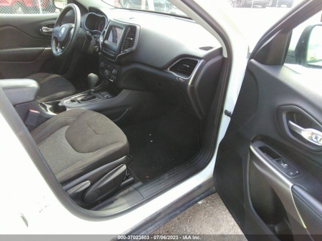 1C4PJLCB3KD357453 Jeep Cherokee Latitude
