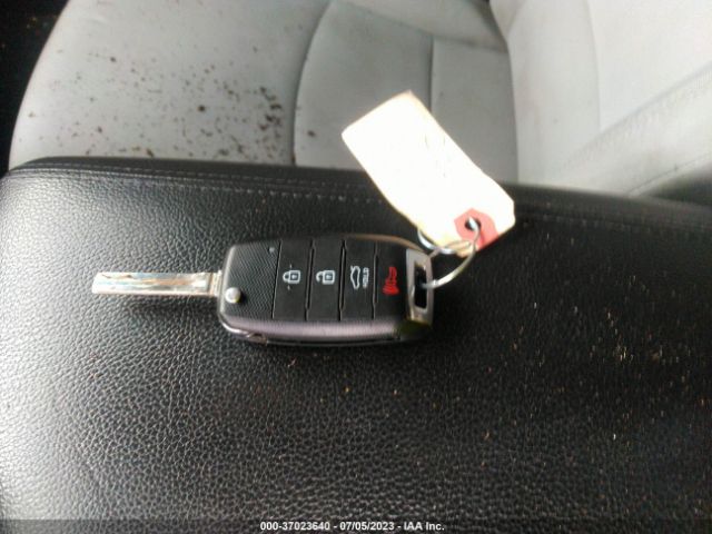 KNAGM4A7XE5476821 KIA Optima Lx