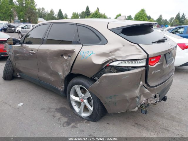 SADCJ2BV6HA896829 Jaguar F-pace 35t Premium