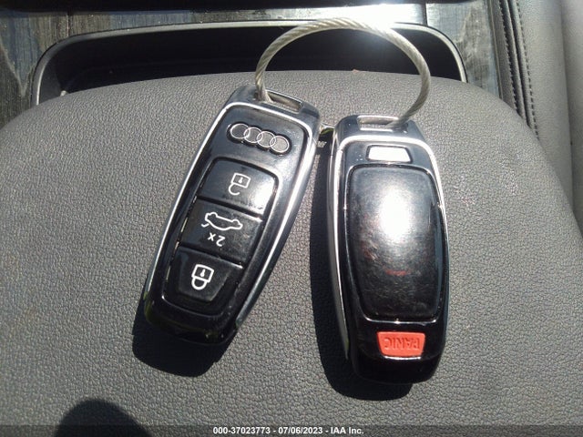 WA1LXBF72ND010256 Audi Q7 Premium Plus