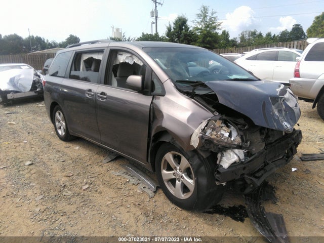 2015 TOYOTA SIENNA LE VIN: 5TDKK3DC1FS585749