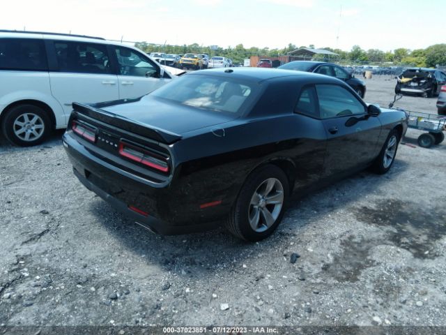 2C3CDZAG8JH223387 Dodge Challenger Sxt