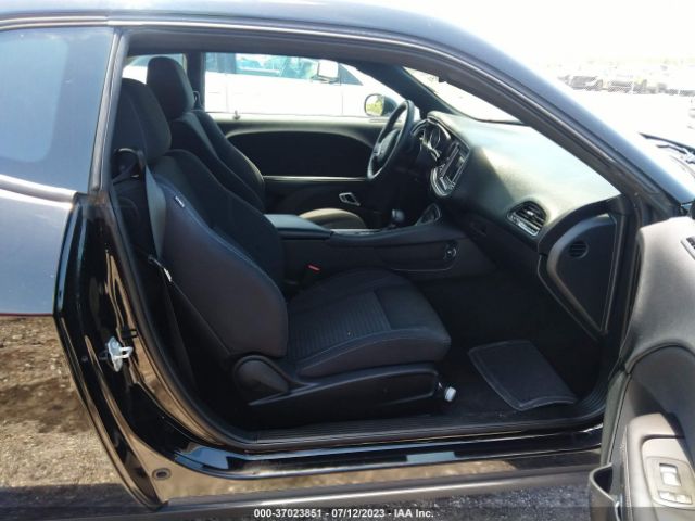 2C3CDZAG8JH223387 Dodge Challenger Sxt