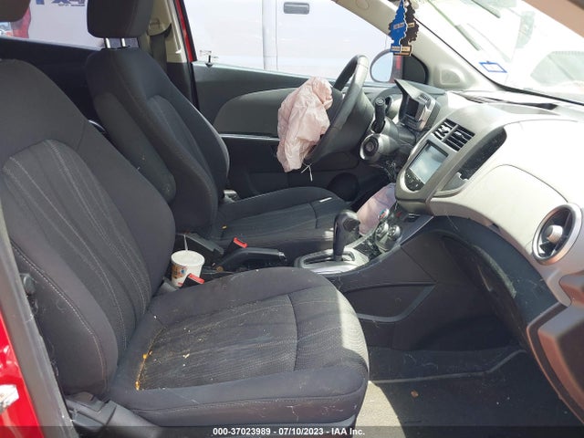 Chevrolet SONIC LT 2015 1G1JC5SH7F4147857 Image 5