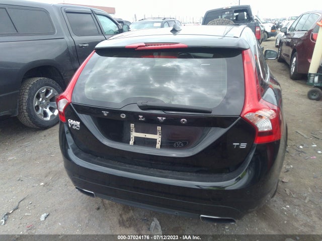 2015 VOLVO V60 T5 DRIVE-E PREMIER VIN: YV140MEB9F1196472