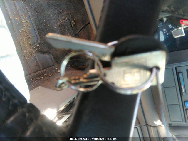 1993 CHEVROLET GMT-400 K2500 VIN: 1GCFK24K2PE144447