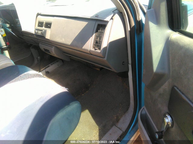 1993 CHEVROLET GMT-400 K2500 VIN: 1GCFK24K2PE144447