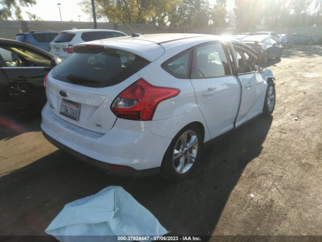 1FADP3K20EL111561 Ford FOCUS SE
