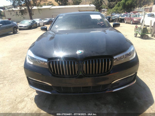 WBA7E2C51HG740143 BMW 7 Series 740i