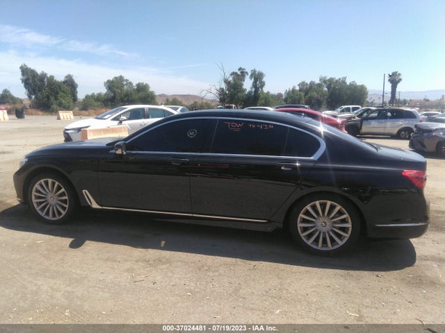 WBA7E2C51HG740143 BMW 7 Series 740i