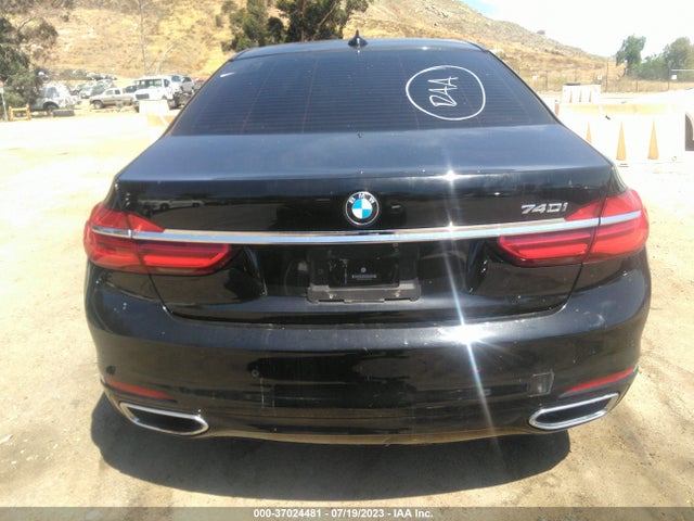 WBA7E2C51HG740143 BMW 7 Series 740i