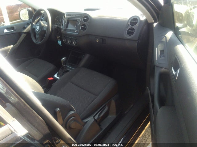 WVGBV7AX2JK000033 Volkswagen TIGUAN LIMITED