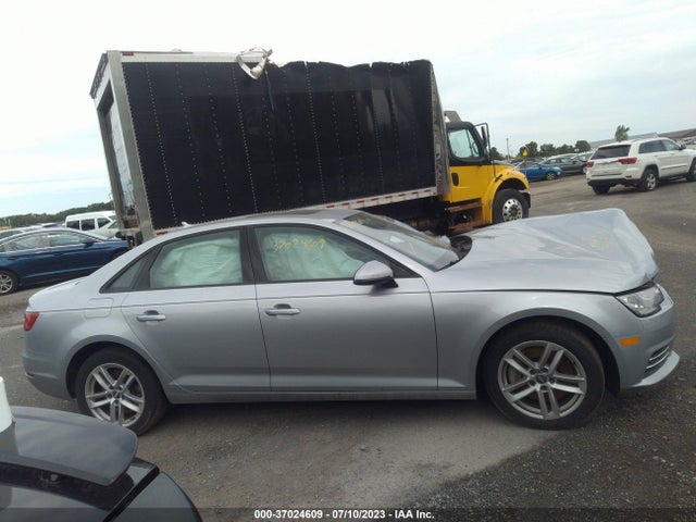 WAUGNAF48HN049927 Audi A4 PREMIUM