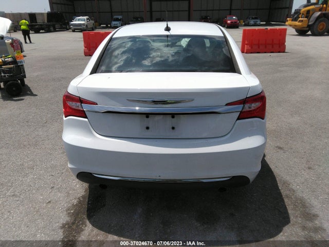Chrysler 200 Limited 2014 1C3CCBCGXEN187349 Image 16