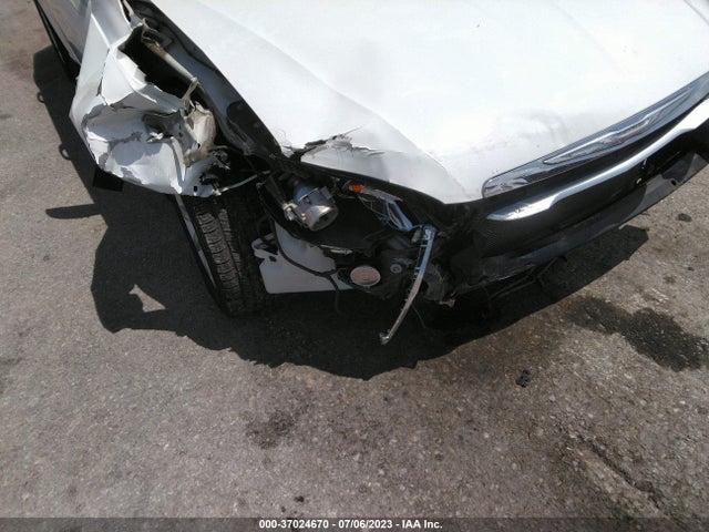 Chrysler 200 Limited 2014 1C3CCBCGXEN187349 Image 6