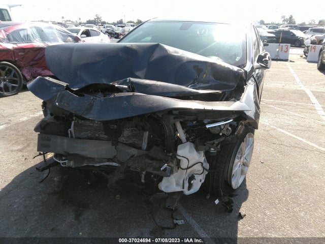Chevrolet MALIBU LT 2018 1G1ZD5ST4JF190960 Image 4