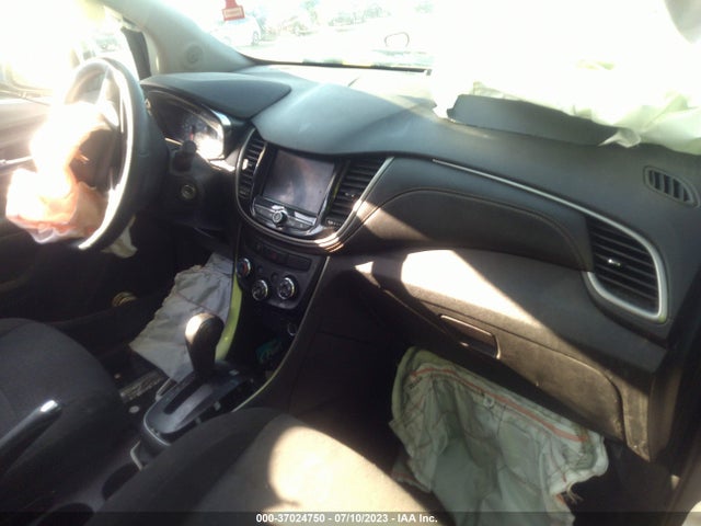 Chevrolet TRAX LS 2020 3GNCJKSB7LL213448 Image 5