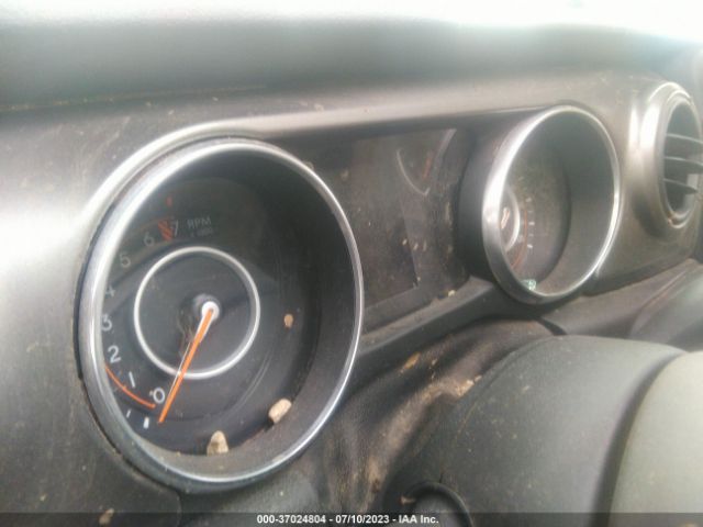 1C4HJXDG0JW159096 Jeep Wrangler Unlimited Sport S