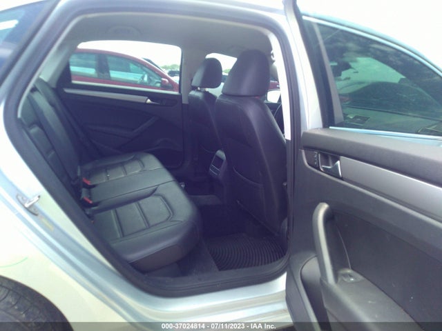 1VWAT7A31FC085139 Volkswagen Passat 1.8t Limited Edition
