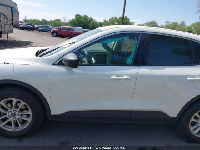 1FMCU9G61NUA61062 Ford ESCAPE SE